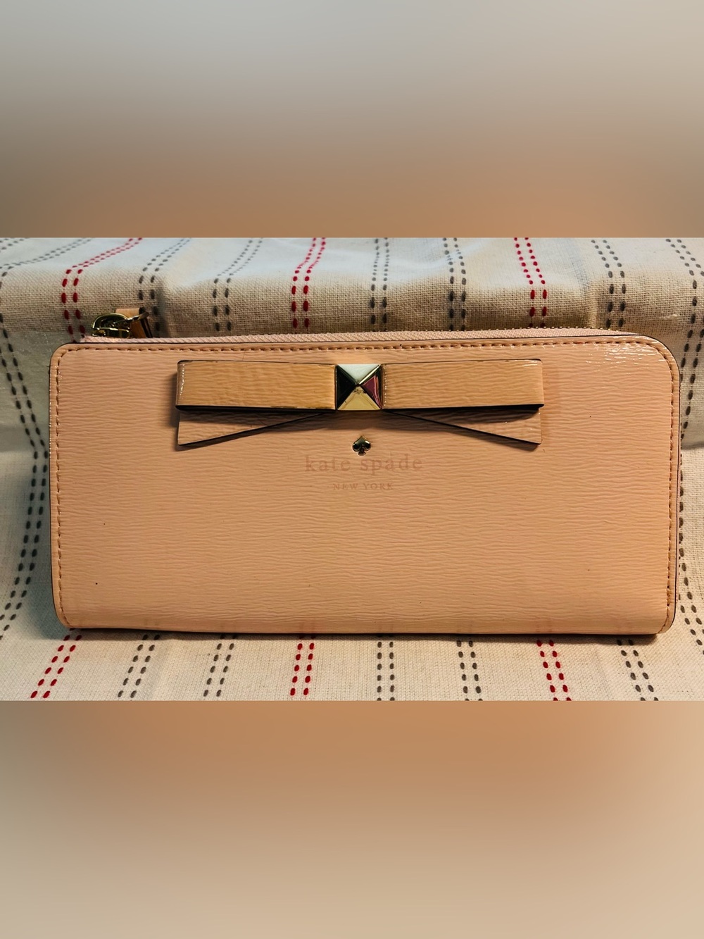 kate spade Beacon Court Nisha Leather Wristlet /Clutch with Storybook Lining.